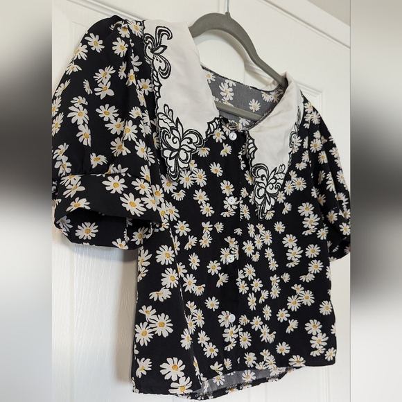 Vintage handmade daisy button up crop top - Picture 2 of 5